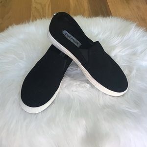 Zarayy Black Slip-ons {Steve Madden}
